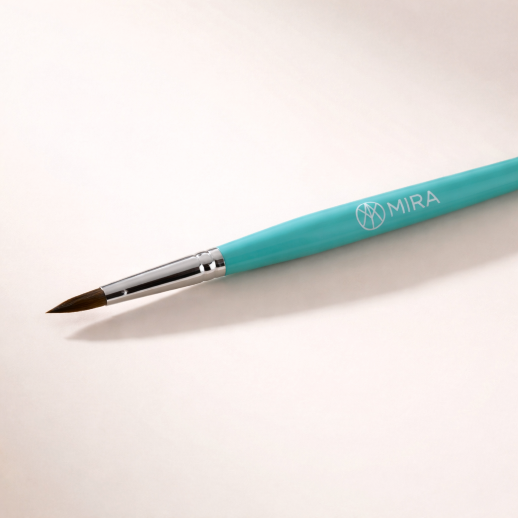MIRA Precision Detail Brush - Cat’s Tongue