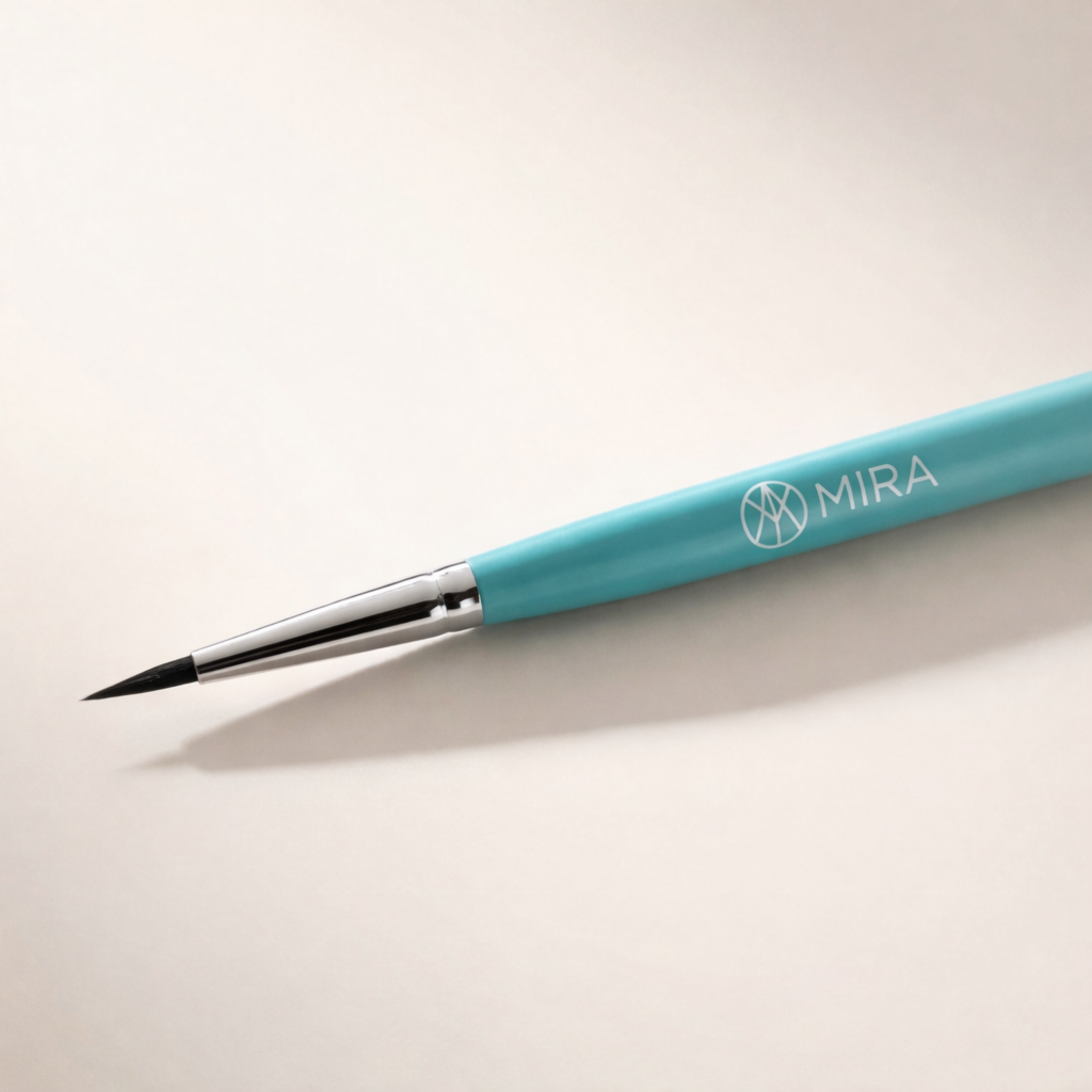 MIRA Precision Triangle Brush